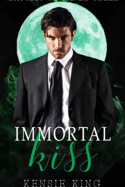 Immortal Kiss (Vampires of Silver C (7673)