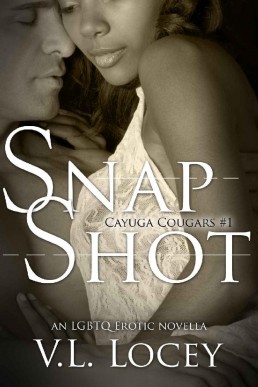 Snap Shot (Cayuga Cougars Book 1) (2996)