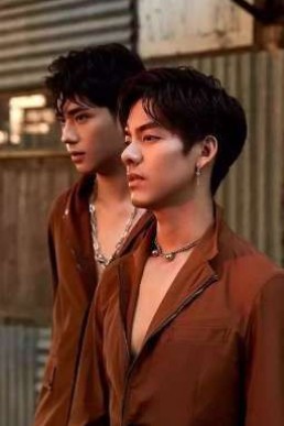 The Hot Blood Engineer And The Charming Doctor